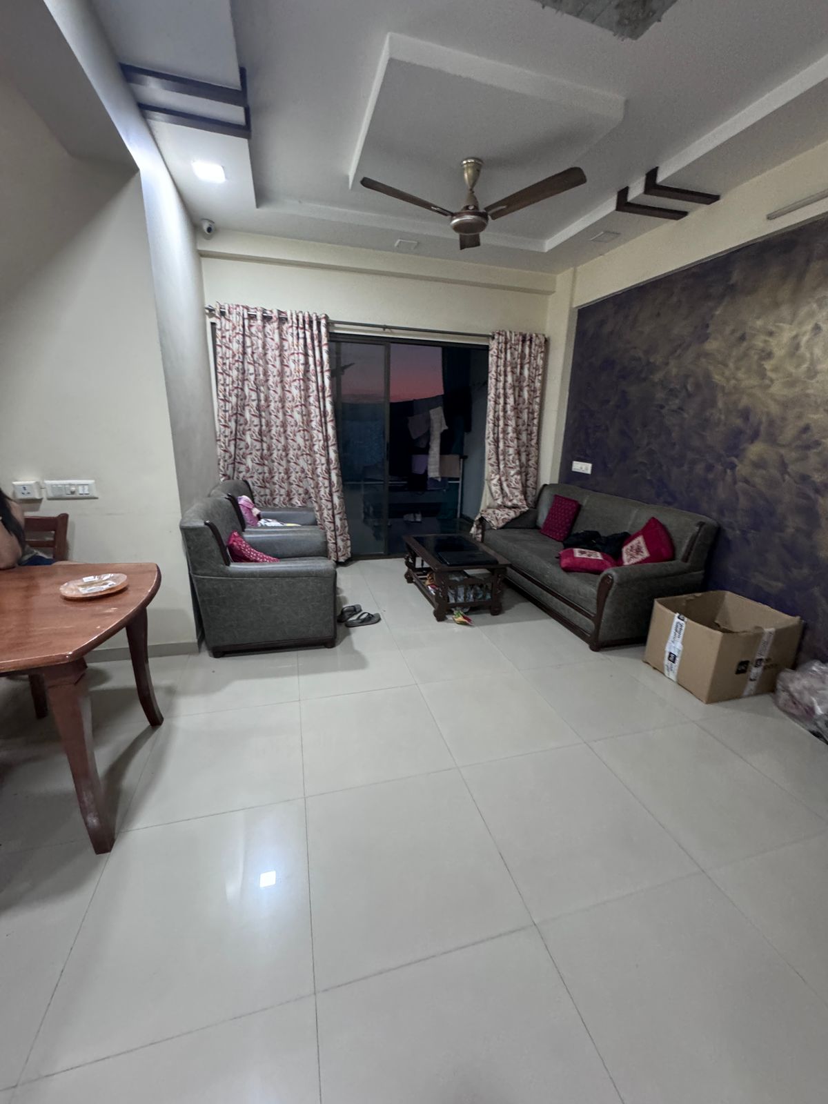 3 BHK 1800 Sq.FT Residential Flat for Rent in Thaltej Ahmedabad - Media 5