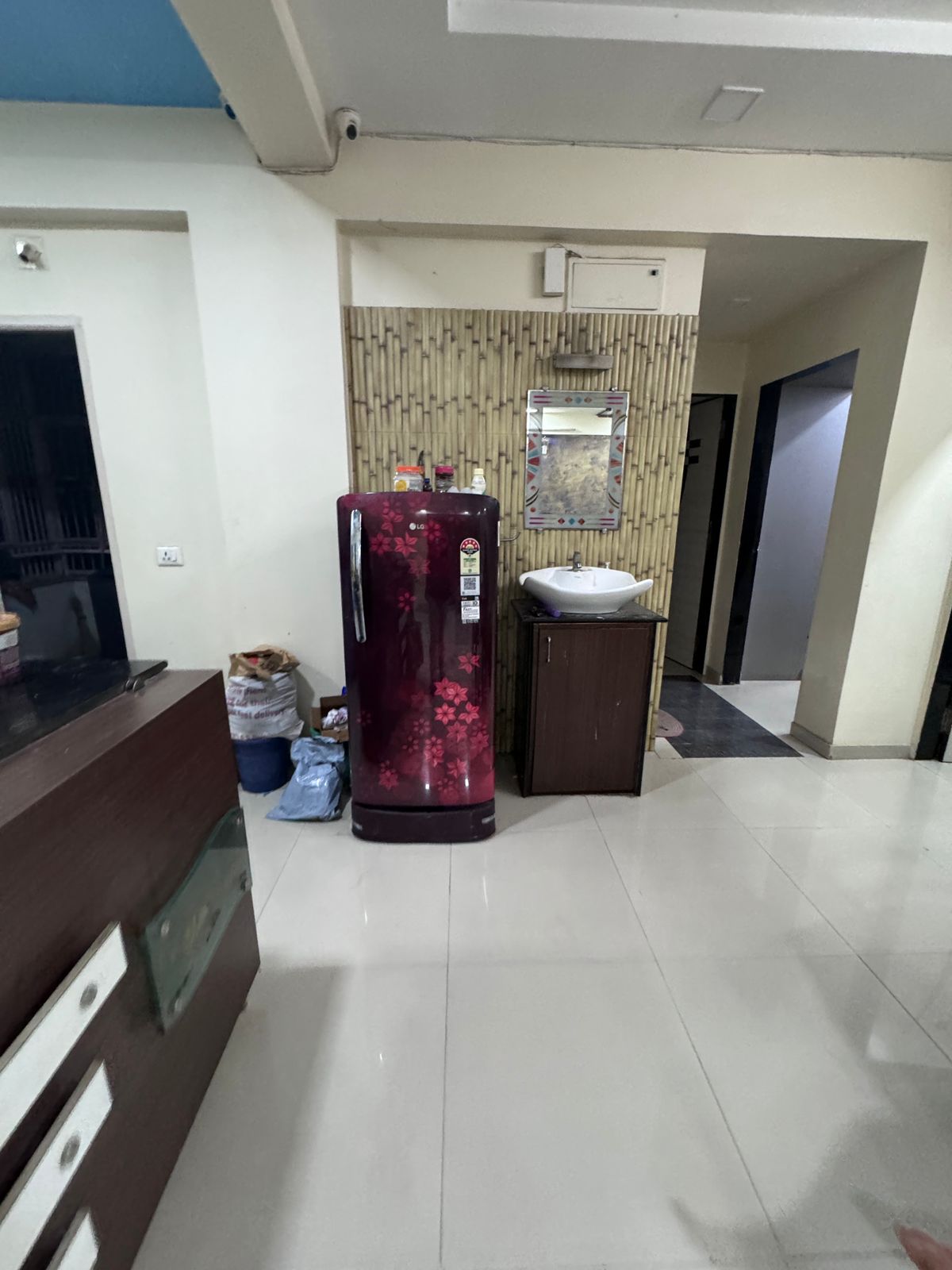 3 BHK 1800 Sq.FT Residential Flat for Rent in Thaltej Ahmedabad