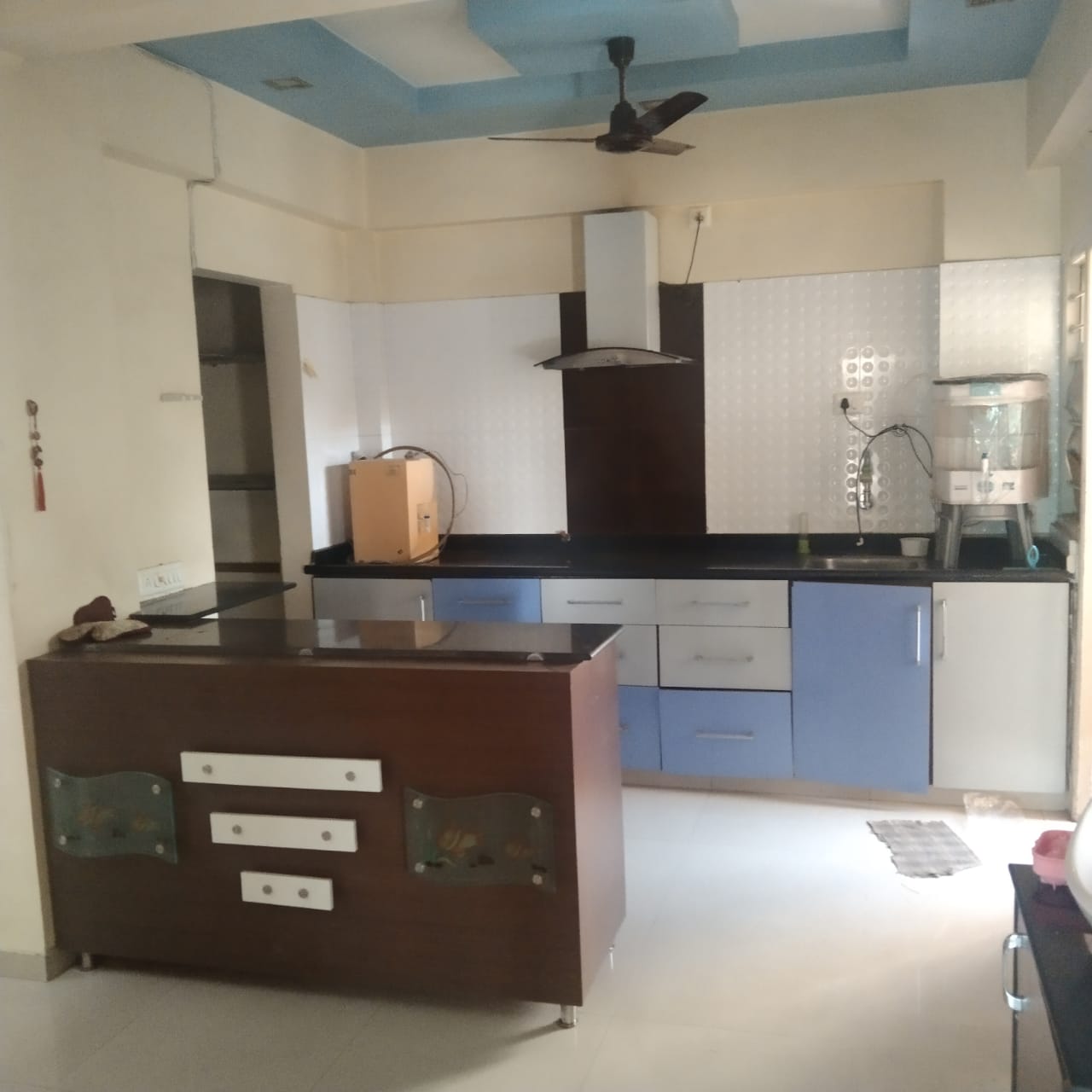 3 BHK 1800 Sq.FT Residential Flat for Rent in Thaltej Ahmedabad - Media 2