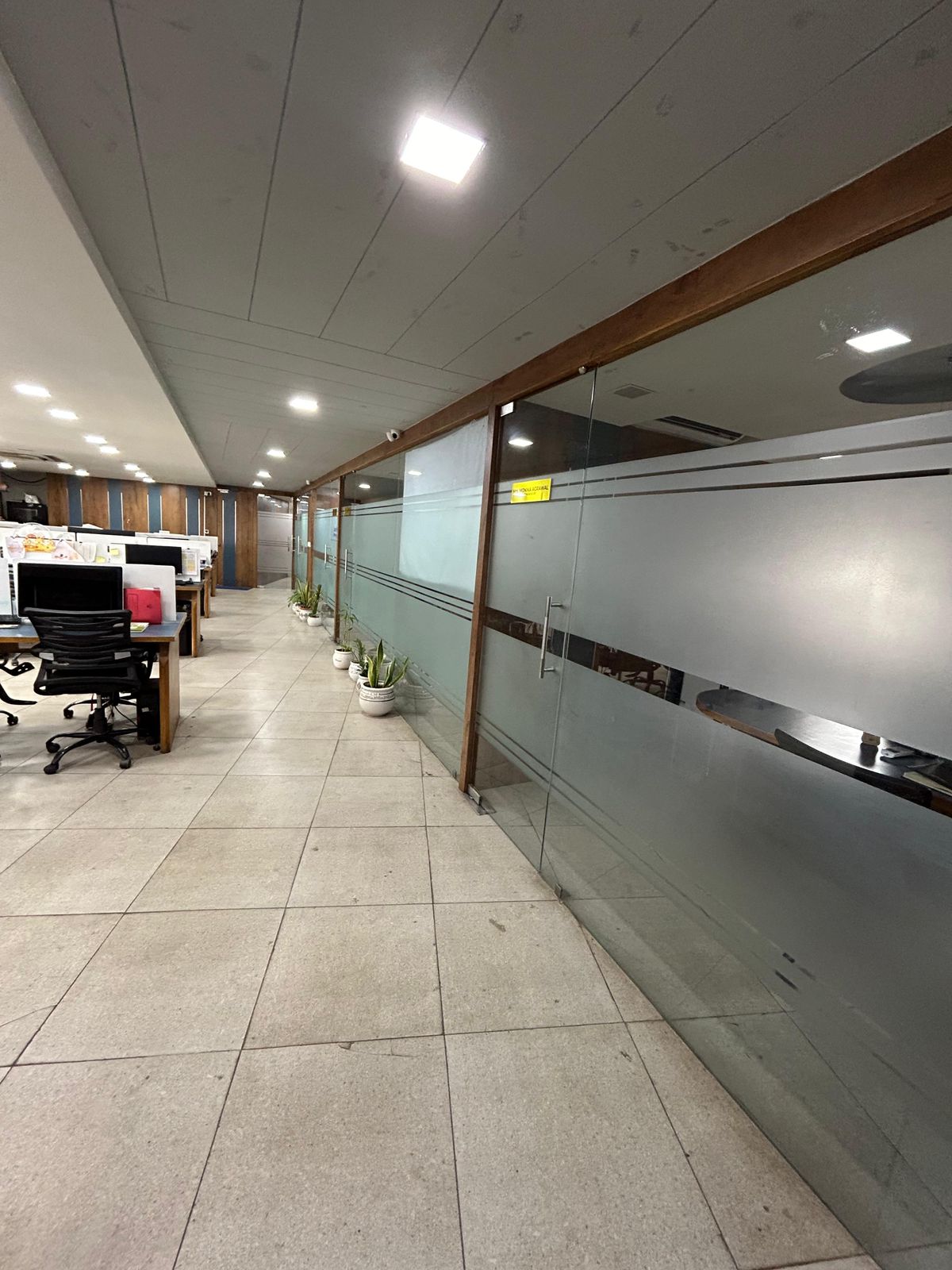 OFFICE 4010 Sq.FT Commercial Office for Rent in Ambli-bopal Road Ahmedabad - Media 3