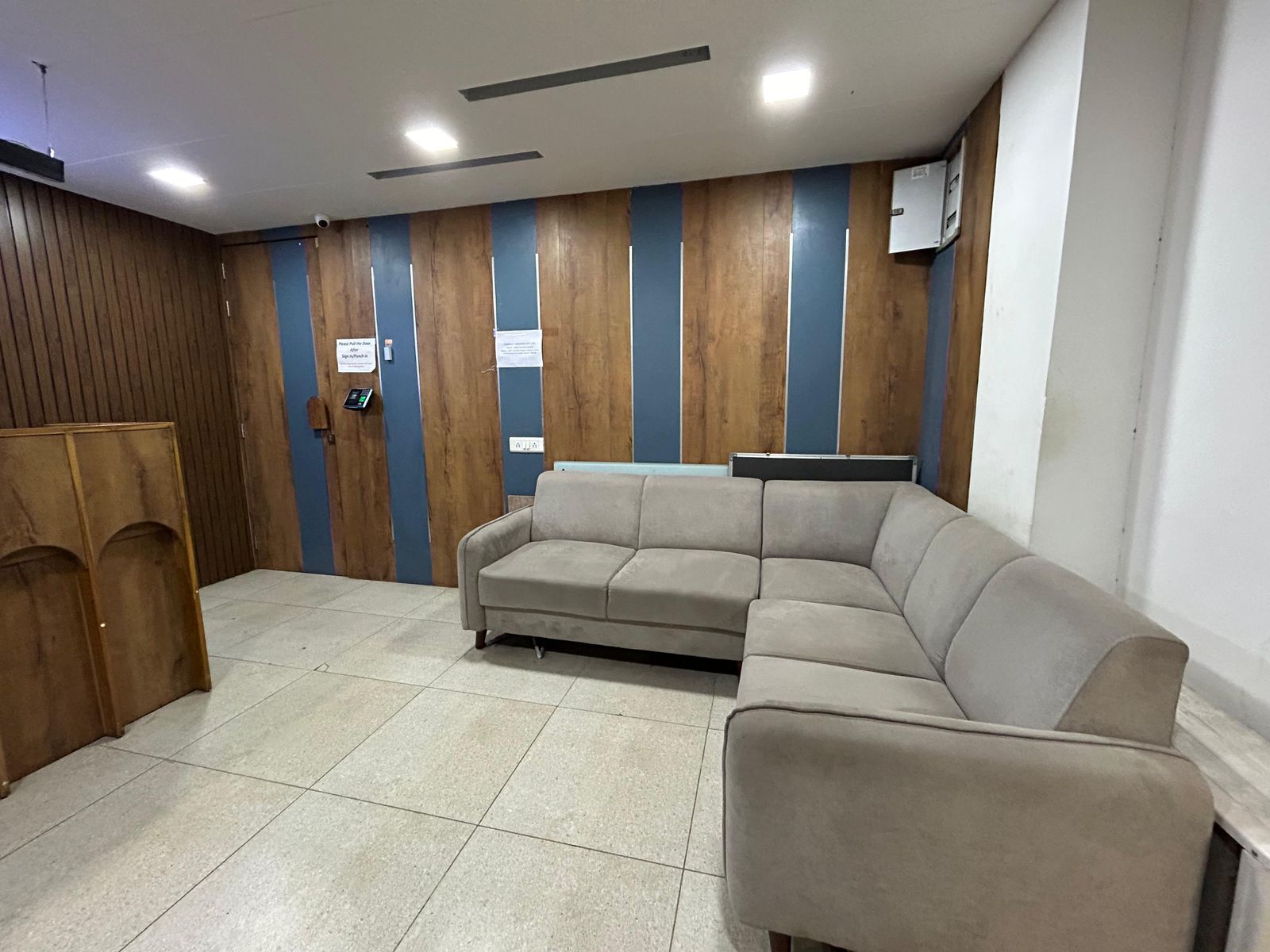 OFFICE 4010 Sq.FT Commercial Office for Rent in Ambli-bopal Road Ahmedabad - Media 2