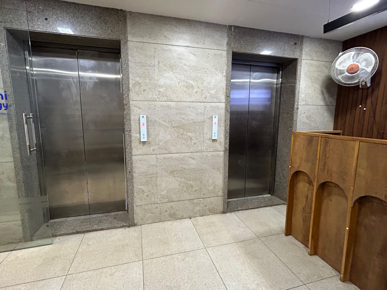 OFFICE 4010 Sq.FT Commercial Office for Rent in Ambli-bopal Road Ahmedabad