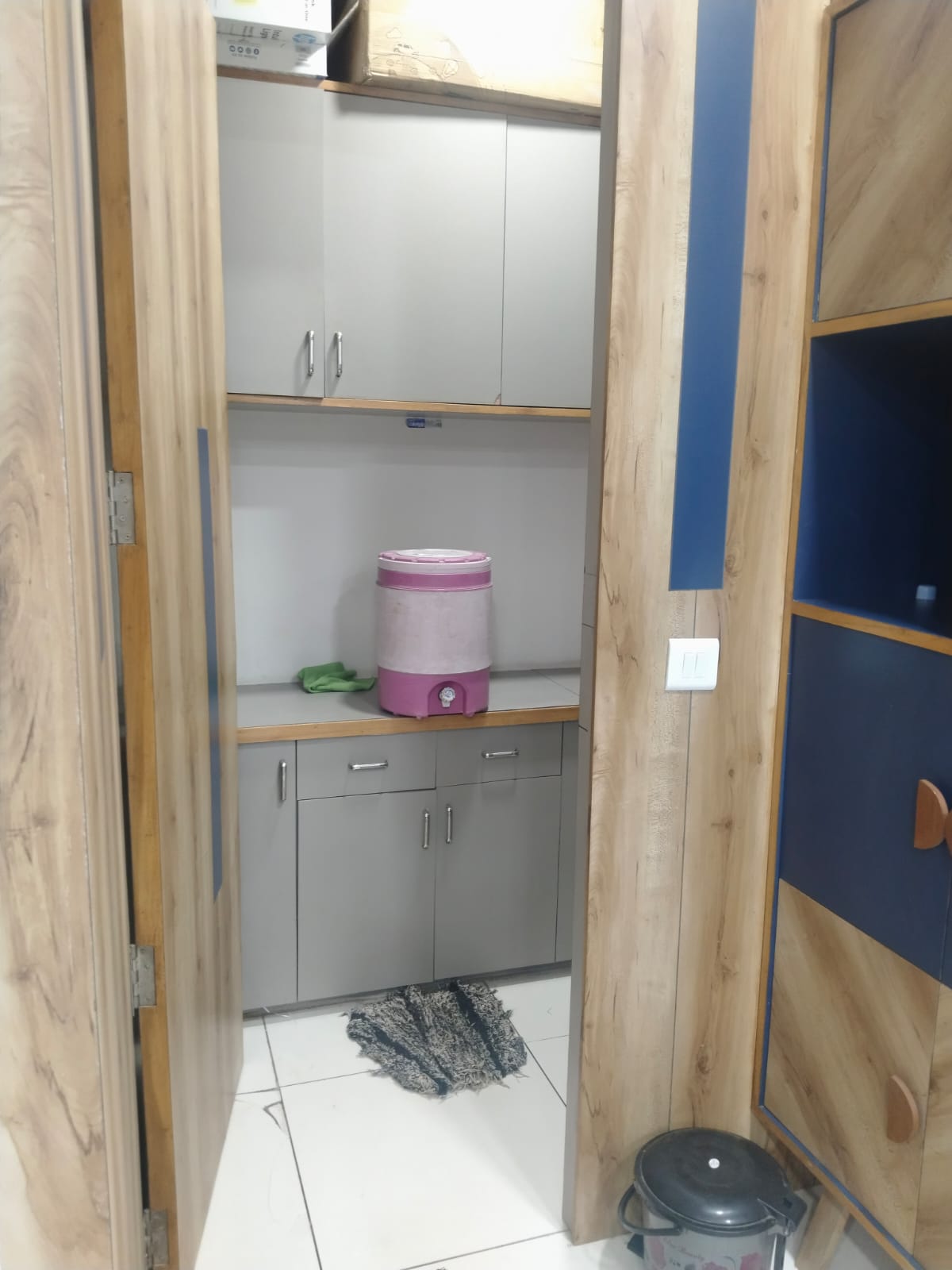 OFFICE 1050 Sq.FT Commercial Office for Rent in Sg Highway Ahmedabad - Media 4