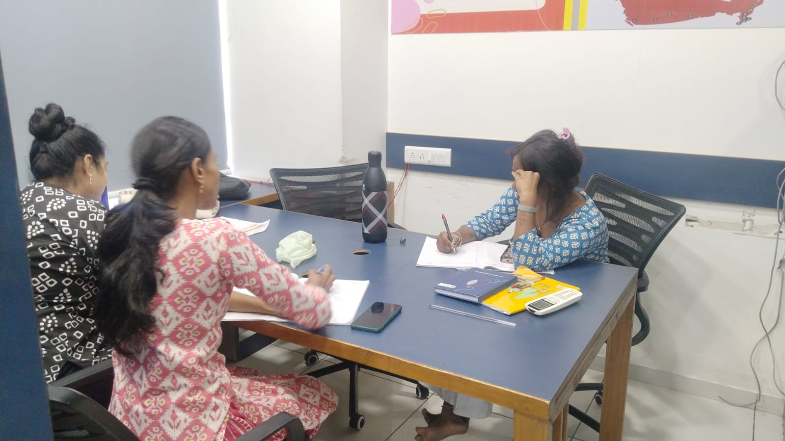 OFFICE 1050 Sq.FT Commercial Office for Rent in Sg Highway Ahmedabad - Media 5