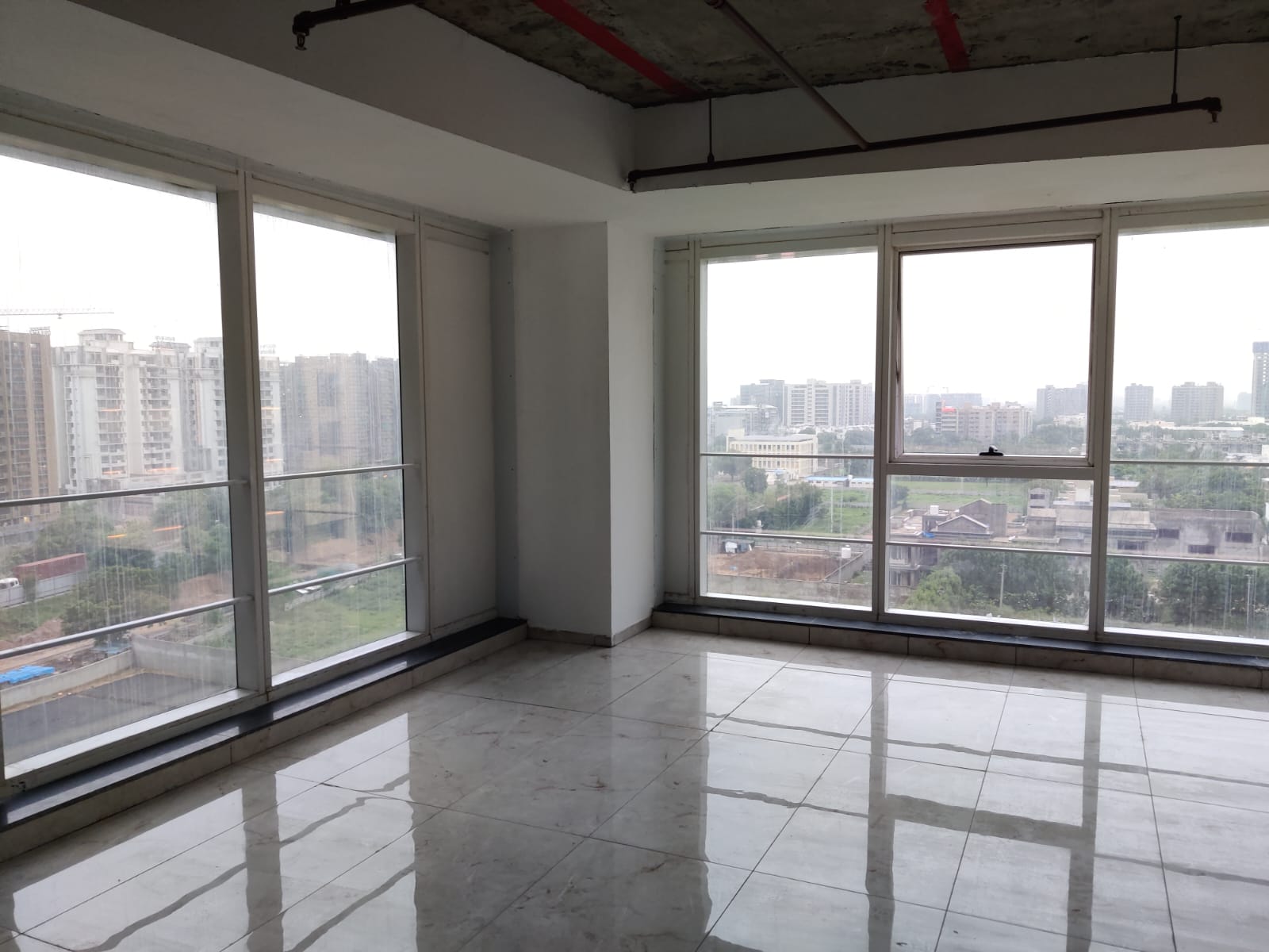 OFFICE 1213 Sq.FT Commercial Office for Rent in Sindhubhavan Road Ahmedabad - Media 2
