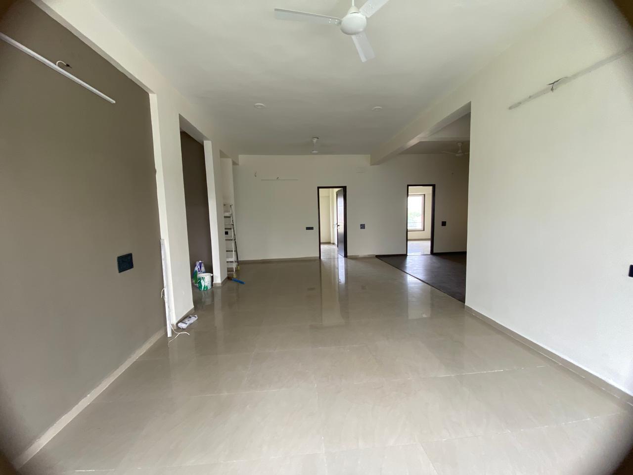 3.5 2500 Sq.FT Residential Duplex Apartment for Rent in Thaltej Ahmedabad - Media 3