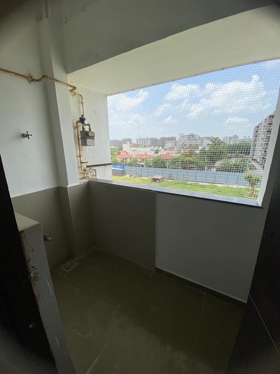 3.5 2500 Sq.FT Residential Duplex Apartment for Rent in Thaltej Ahmedabad - Media 12