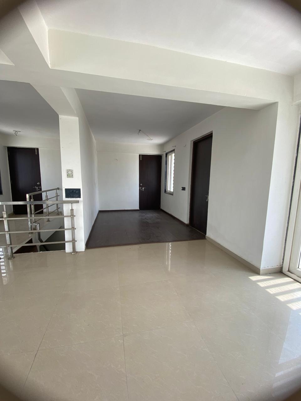 3.5 2500 Sq.FT Residential Duplex Apartment for Rent in Thaltej Ahmedabad - Media 10