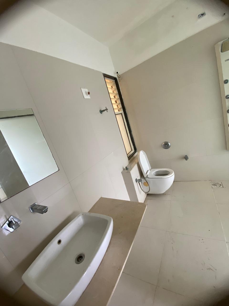 3.5 2500 Sq.FT Residential Duplex Apartment for Rent in Thaltej Ahmedabad - Media 6