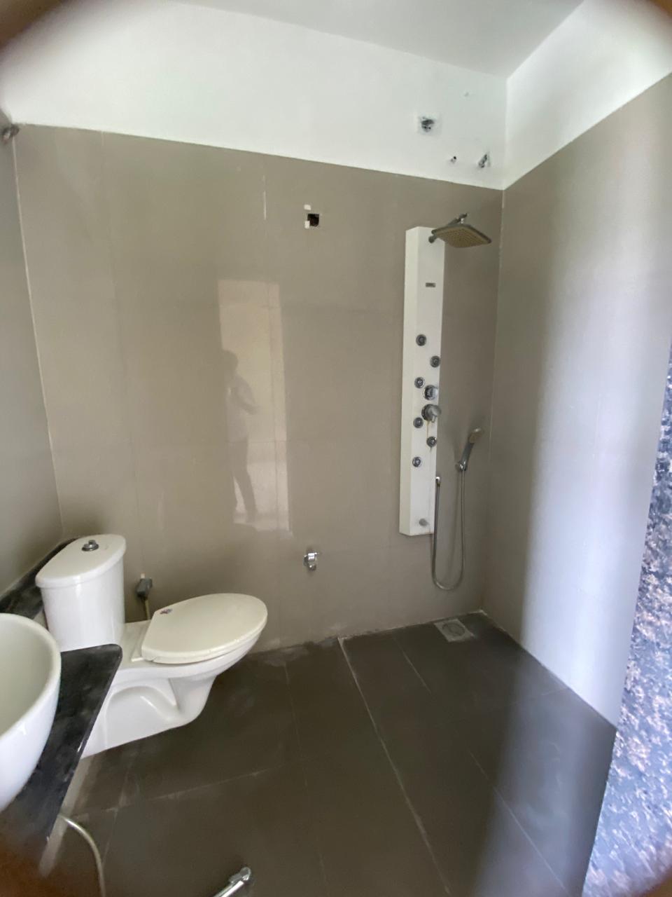 3.5 2500 Sq.FT Residential Duplex Apartment for Rent in Thaltej Ahmedabad