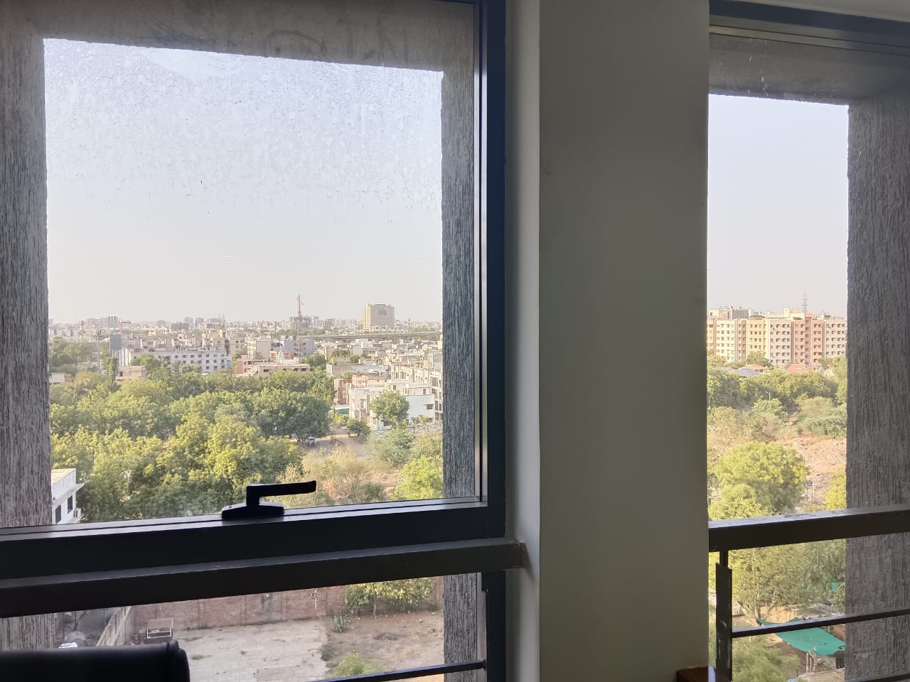 OFFICE 836 Sq.FT Commercial Office for Rent in Sindhubhavan Road Ahmedabad - Media 9