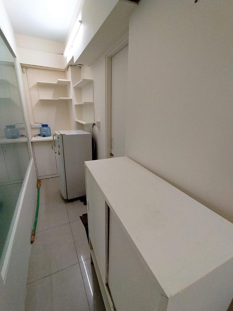 OFFICE 638 Sq.FT Commercial Office for Rent in Makarba Ahmedabad