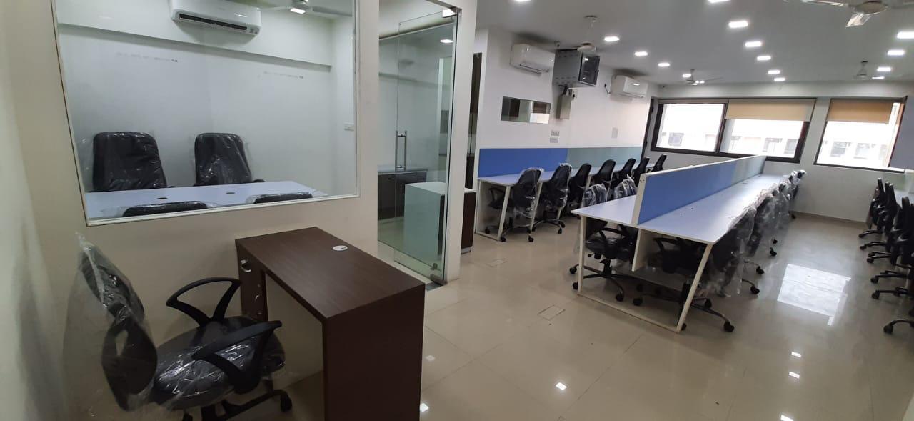OFFICE 1120 Sq.FT Commercial Office for Rent in Vastrapur Ahmedabad - Media 6