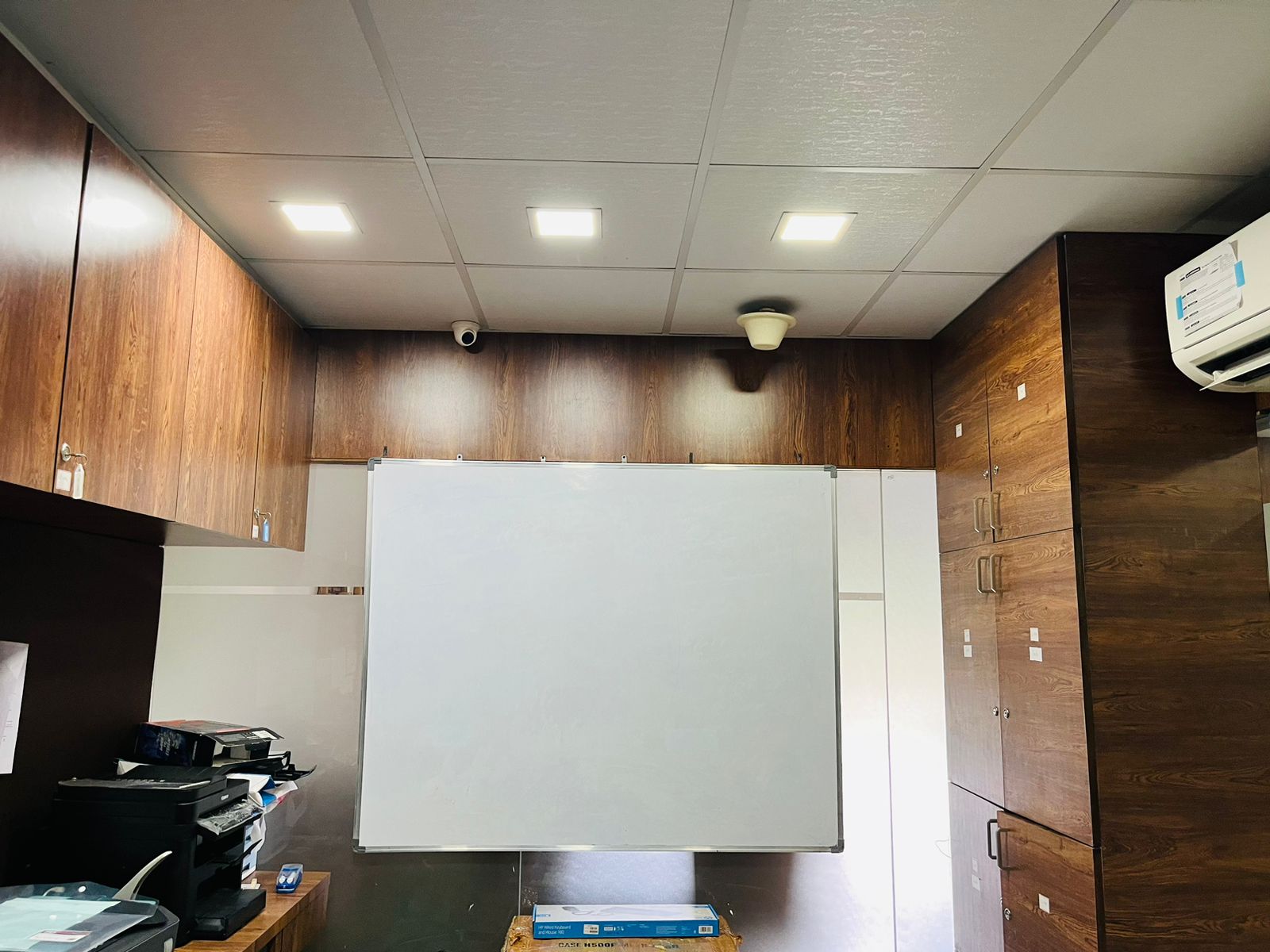 OFFICE 1400 Sq.FT Commercial Office for Rent in Ambli-bopal Road Ahmedabad - Media 3