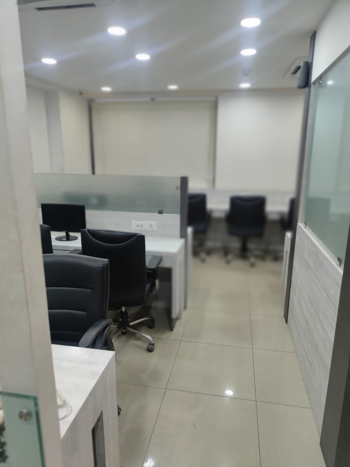 OFFICE 875 Sq.FT Commercial Office for Rent in Makarba Ahmedabad - Media 6