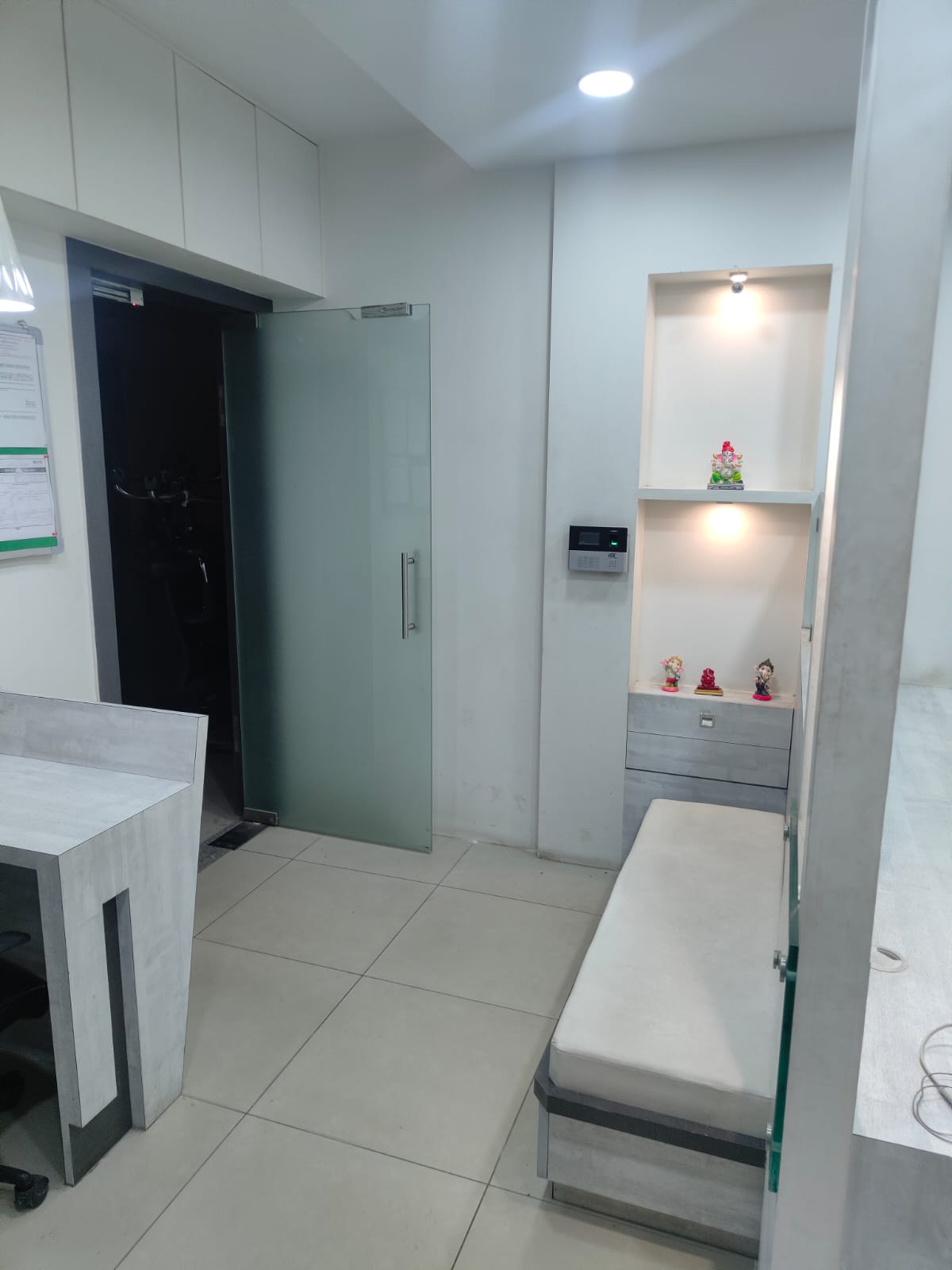 OFFICE 875 Sq.FT Commercial Office for Rent in Makarba Ahmedabad - Media 4