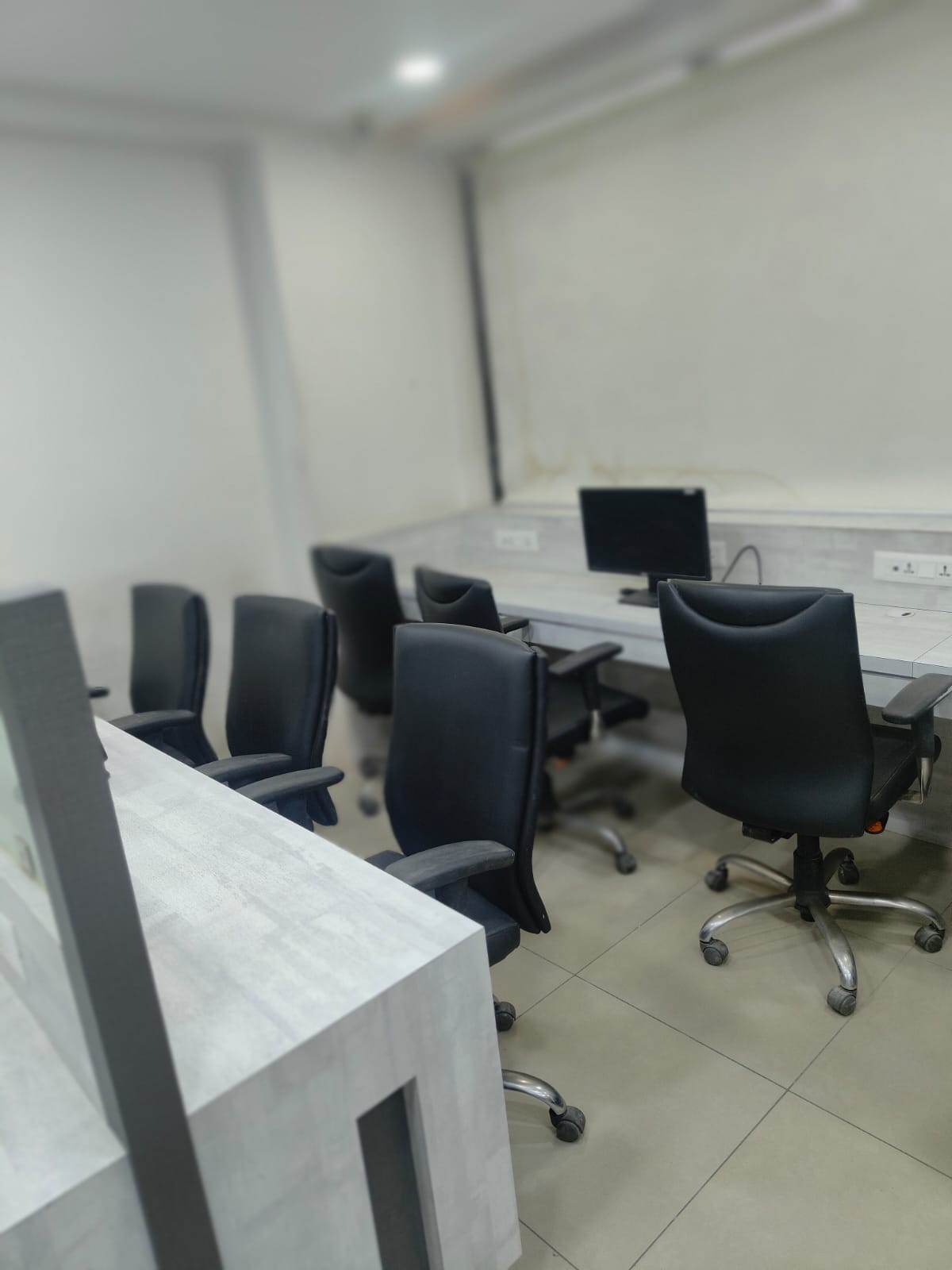 OFFICE 875 Sq.FT Commercial Office for Rent in Makarba Ahmedabad - Media 5