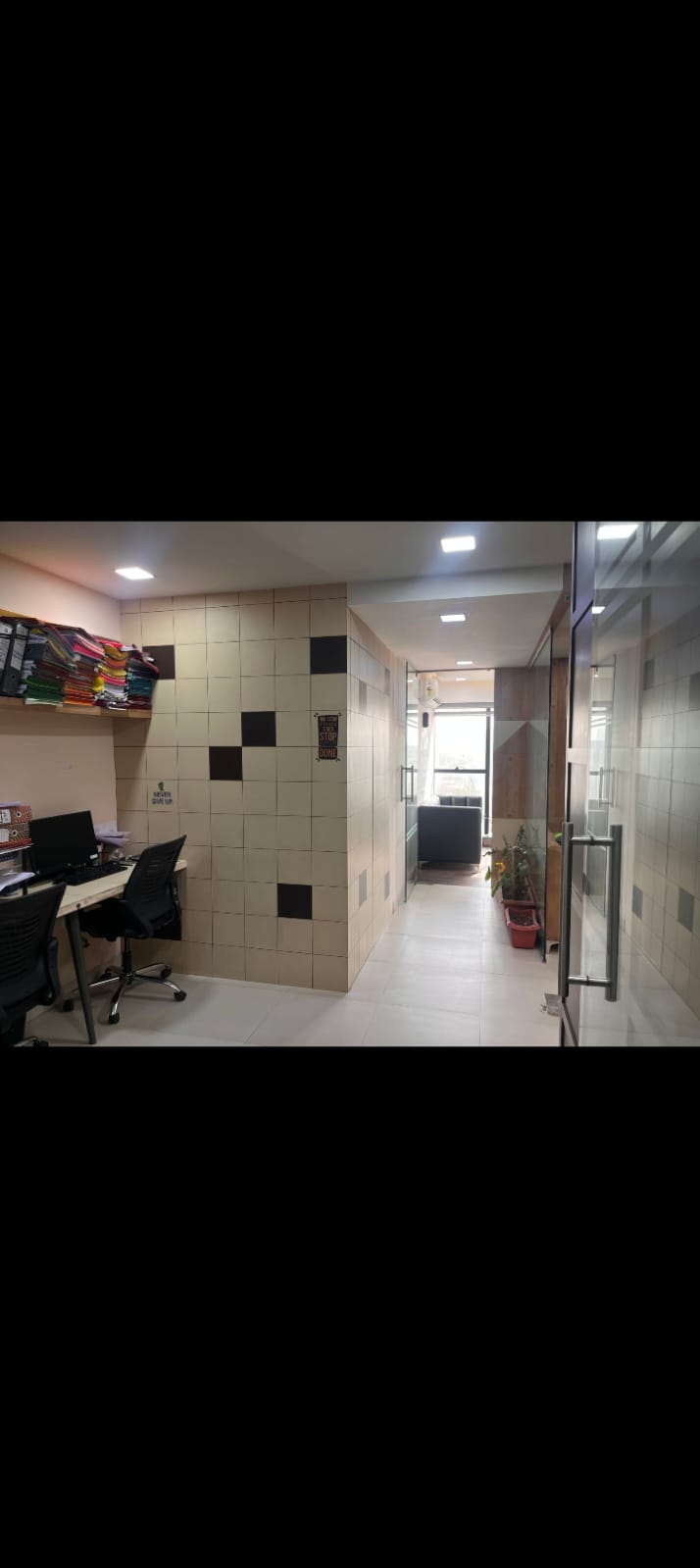 OFFICE 1310 Sq.FT Commercial Office for Rent in Bodakdev Ahmedabad - Media 7