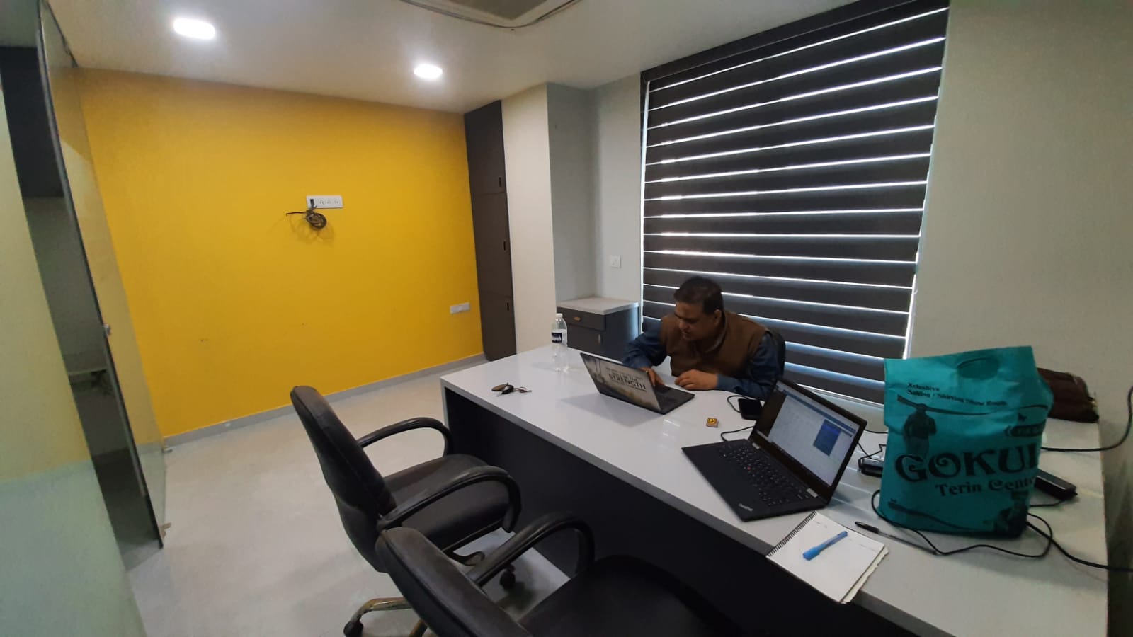 OFFICE 1200 Sq.FT Commercial Office for Rent in Science City Road Ahmedabad - Media 2