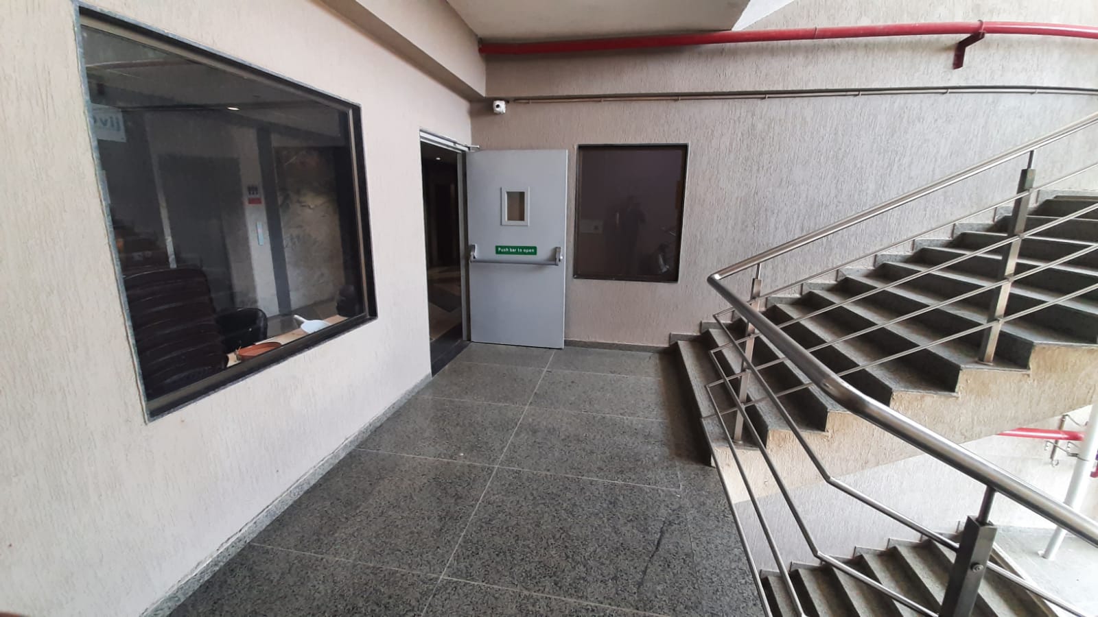 OFFICE 1200 Sq.FT Commercial Office for Rent in Science City Road Ahmedabad