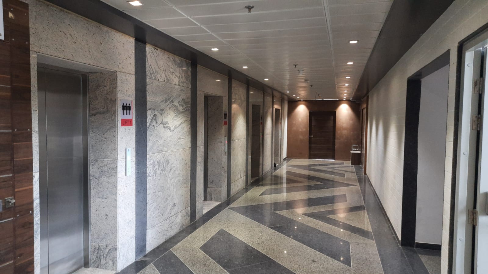 OFFICE 1200 Sq.FT Commercial Office for Rent in Science City Road Ahmedabad - Media 5