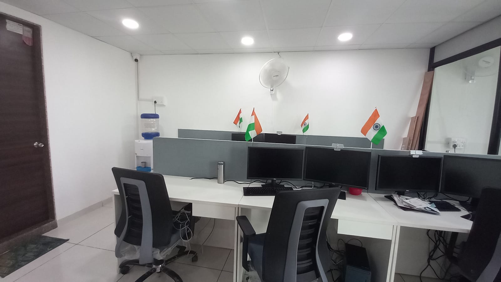 OFFICE 784 Sq.FT Commercial Office for Rent in Vastrapur Ahmedabad - Media 4