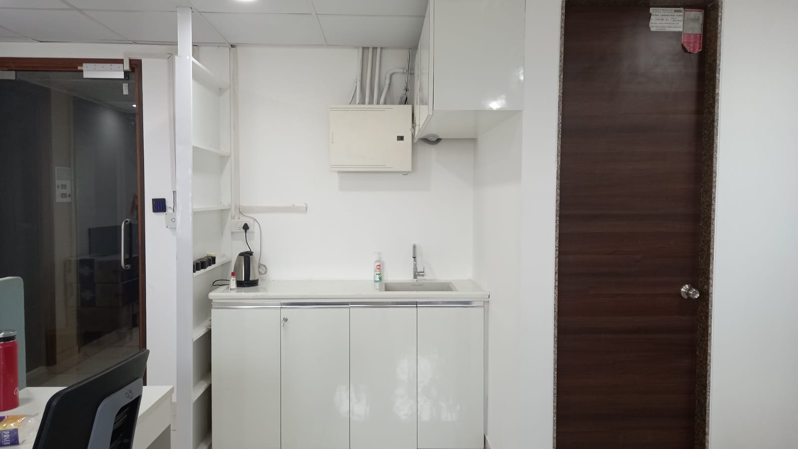 OFFICE 784 Sq.FT Commercial Office for Rent in Vastrapur Ahmedabad - Media 2