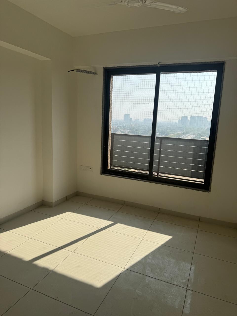 3 BHK 1500 Sq.FT Residential Flat for Rent in Sindhubhavan Extension Ahmedabad - Media 2