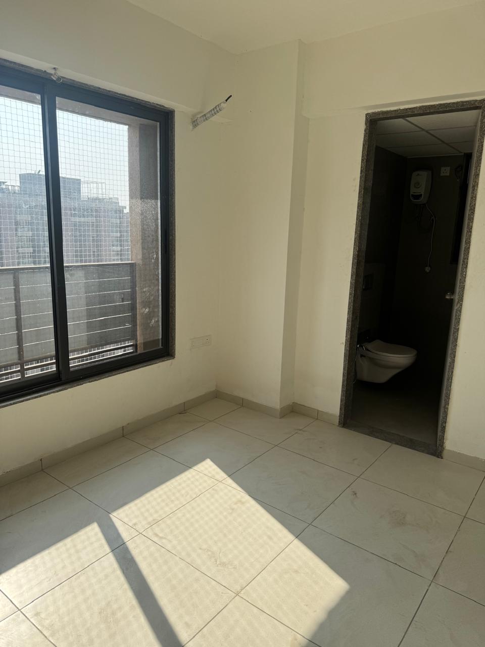 3 BHK 1500 Sq.FT Residential Flat for Rent in Sindhubhavan Extension Ahmedabad - Media 4