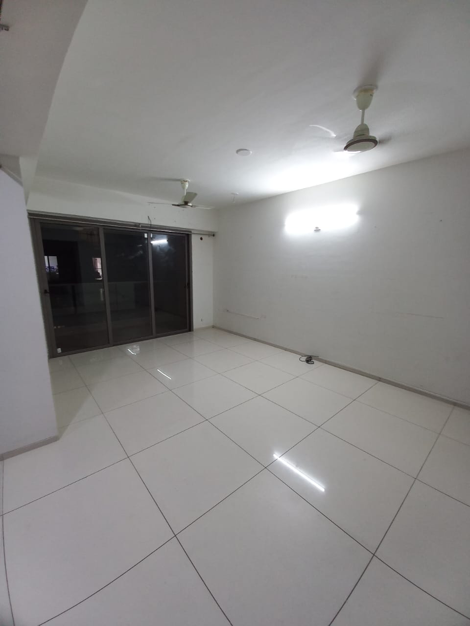 3 BHK 2230 Sq.FT Residential Flat for Rent in Vastrapur Ahmedabad - Media 6