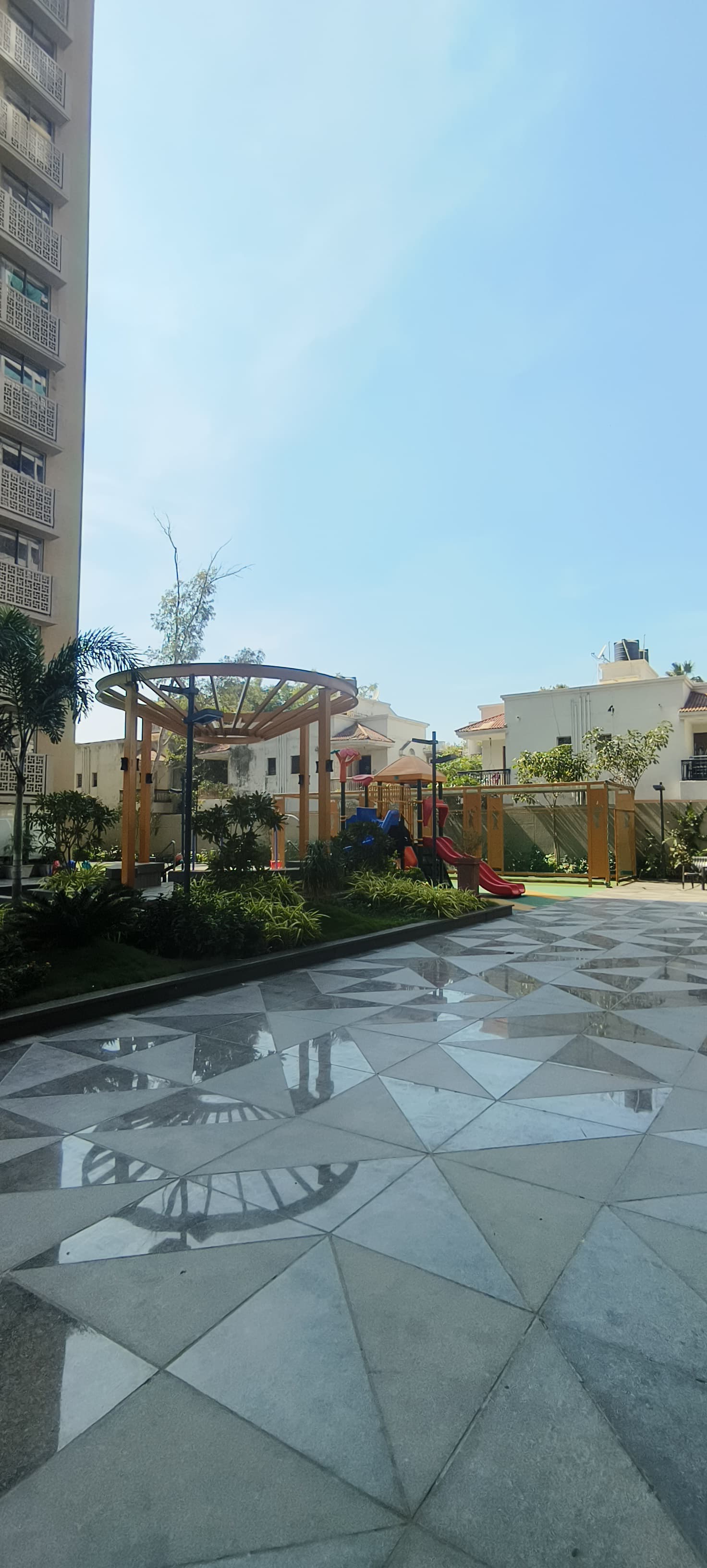 4 BHK 2990 Sq.FT Residential Flat for Rent in Thaltej Ahmedabad - Media 7
