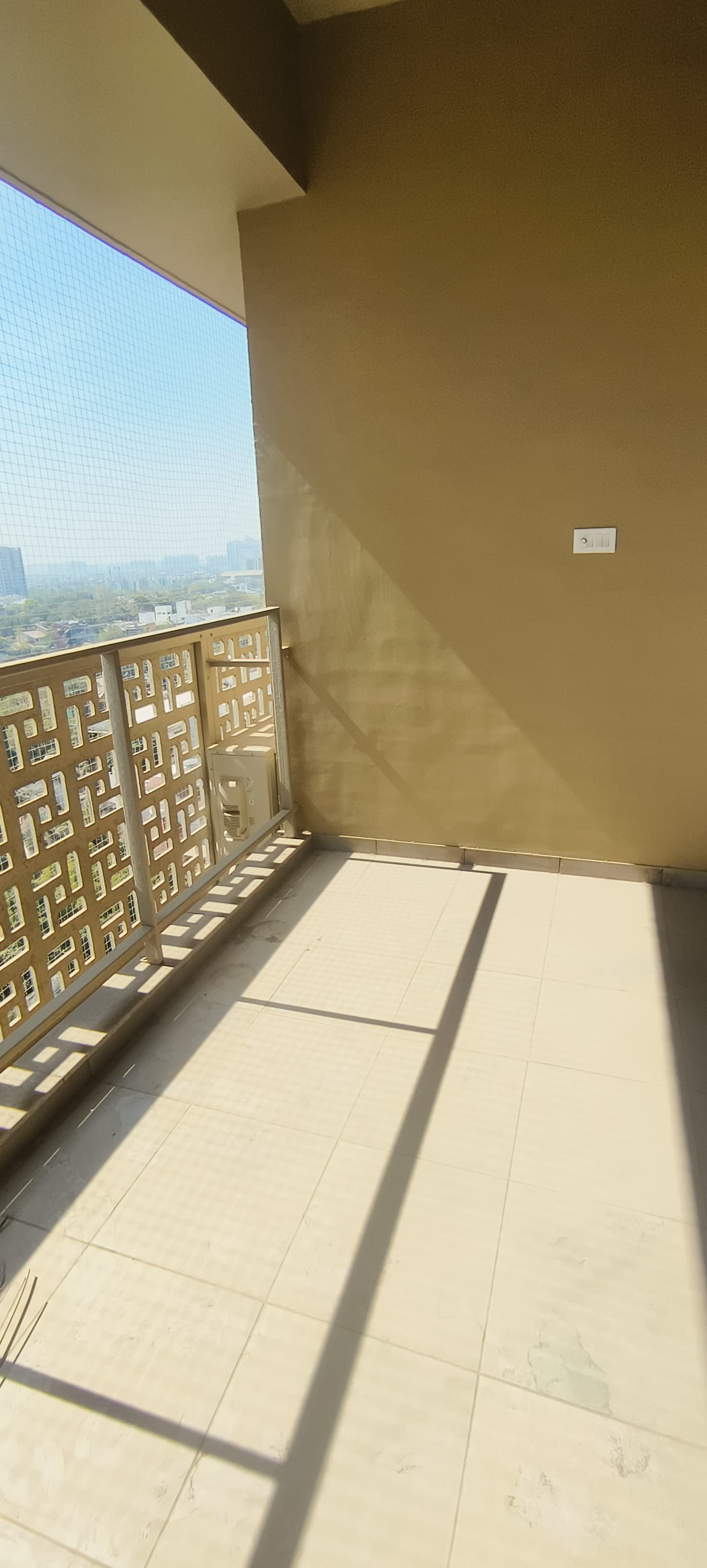 4 BHK 2990 Sq.FT Residential Flat for Rent in Thaltej Ahmedabad - Media 8