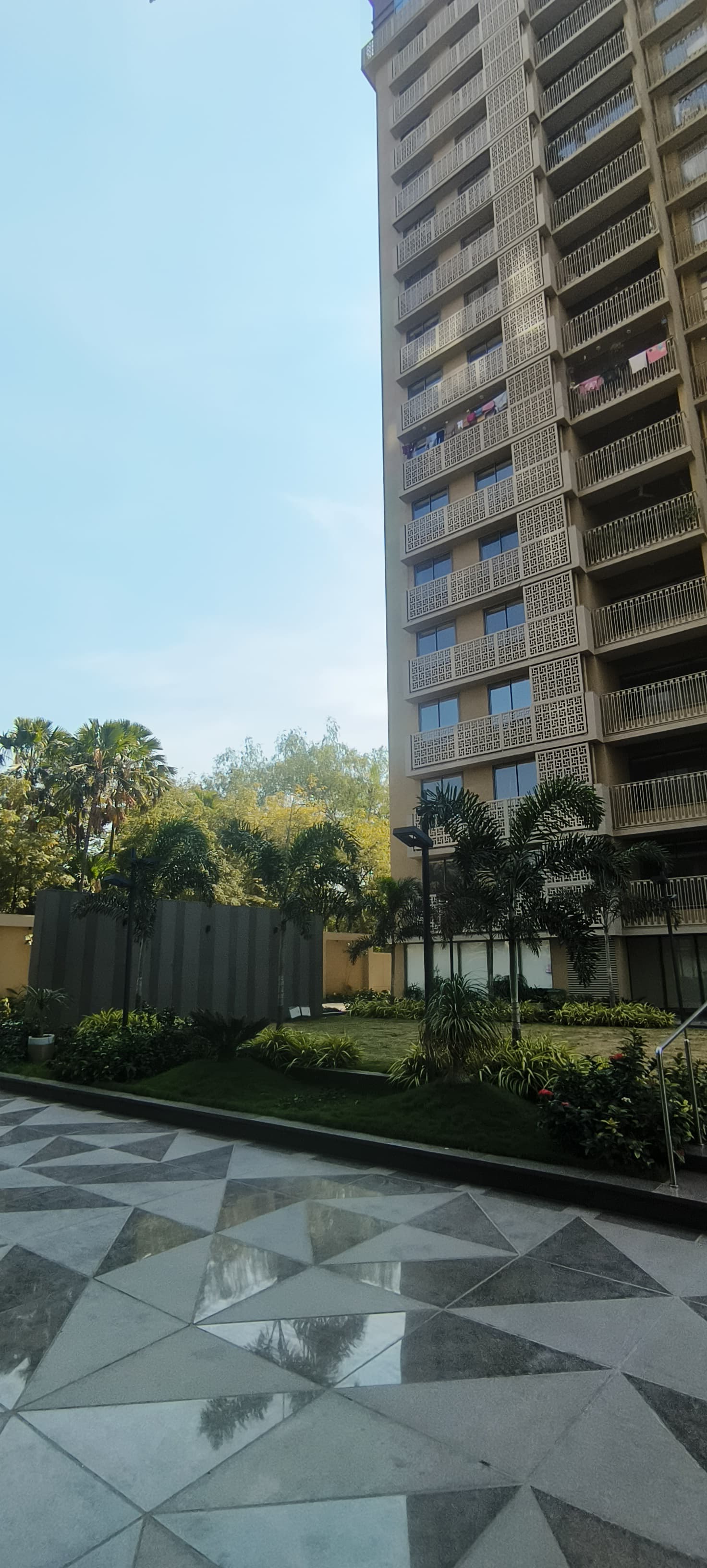 4 BHK 2990 Sq.FT Residential Flat for Rent in Thaltej Ahmedabad - Media 6