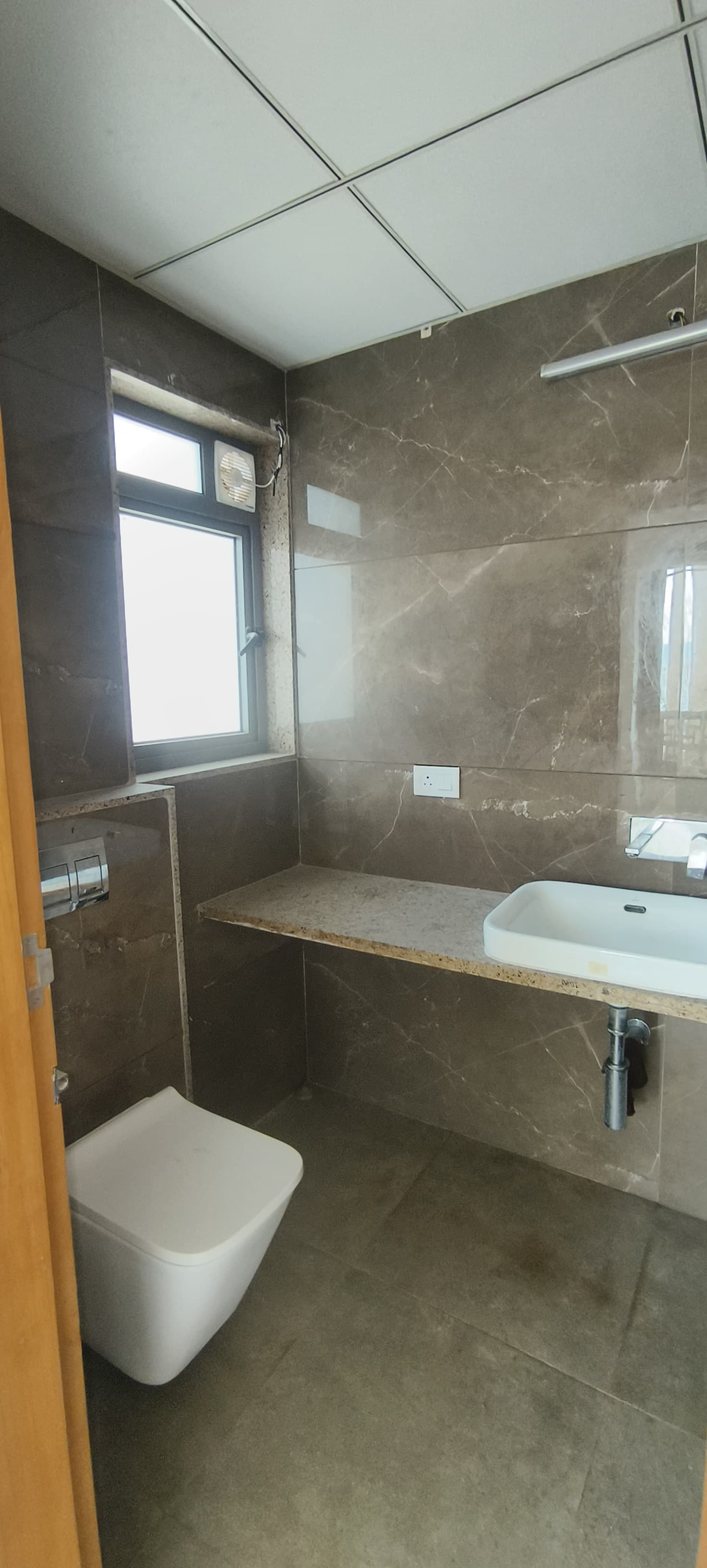 4 BHK 2990 Sq.FT Residential Flat for Rent in Thaltej Ahmedabad - Media 15