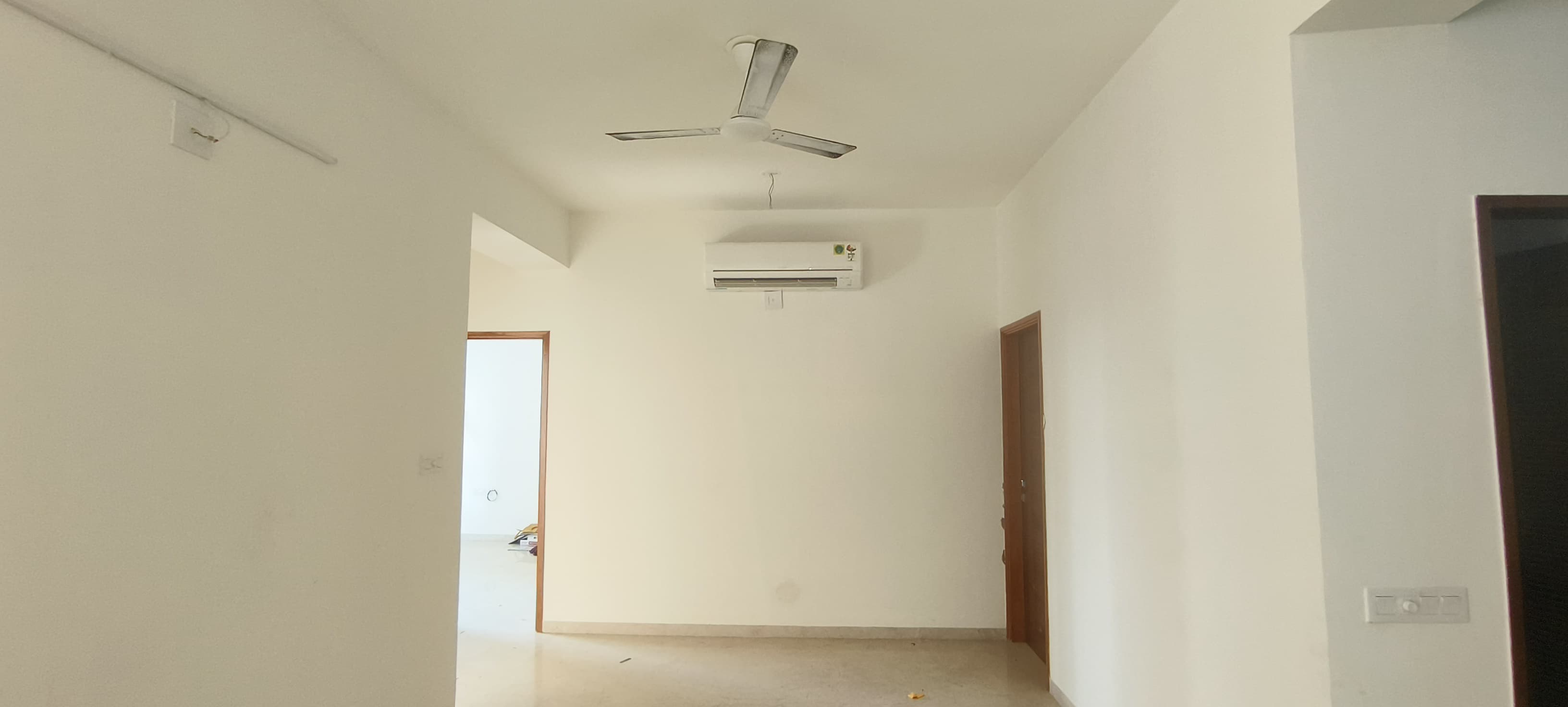 4 BHK 2990 Sq.FT Residential Flat for Rent in Thaltej Ahmedabad - Media 20