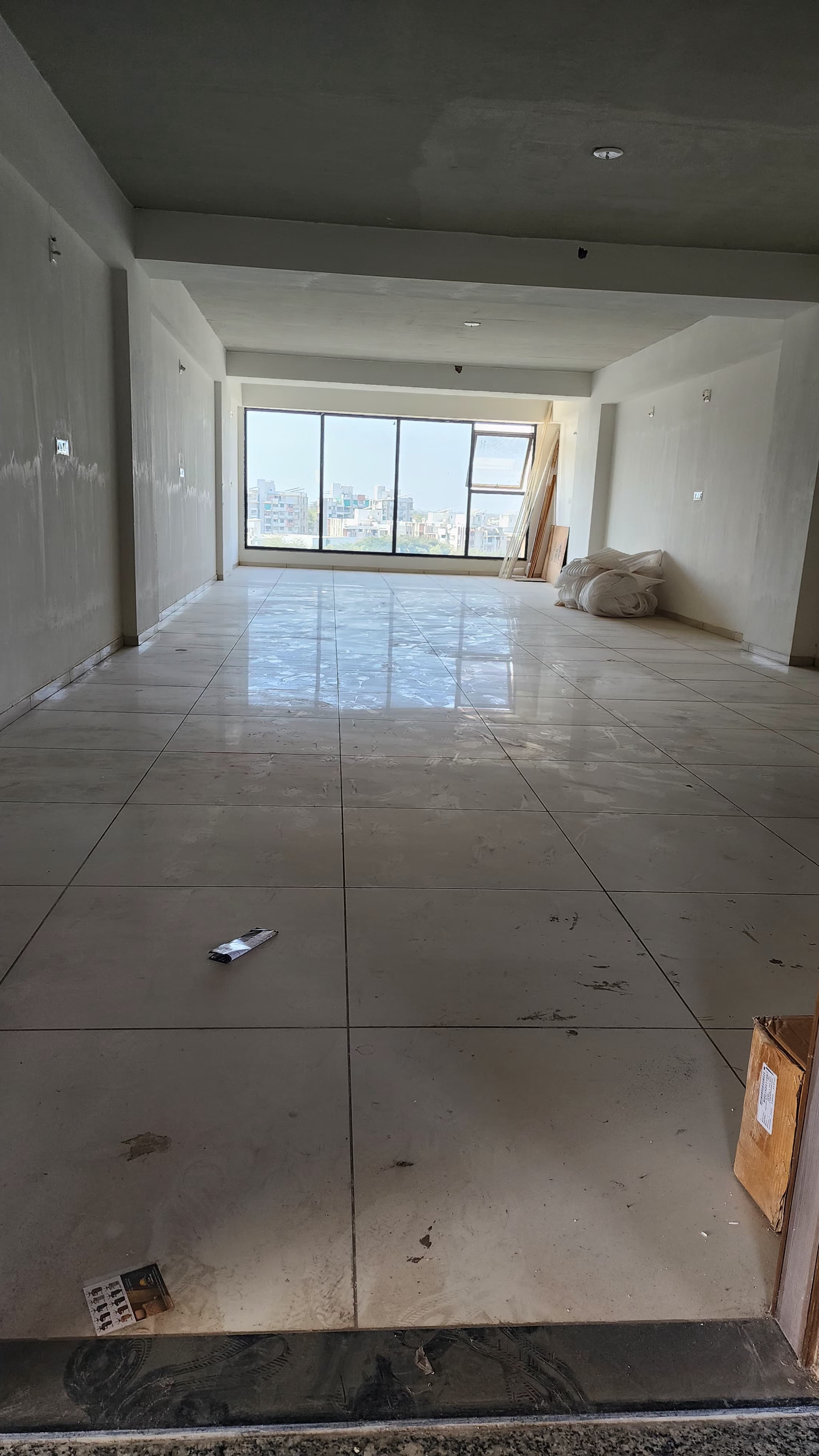 OFFICE 1690 Sq.FT Commercial Office for Rent in Sg Highway Ahmedabad