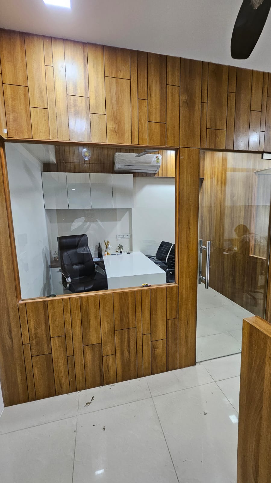 OFFICE 568 Sq.FT Commercial Office for Rent in Makarba Ahmedabad