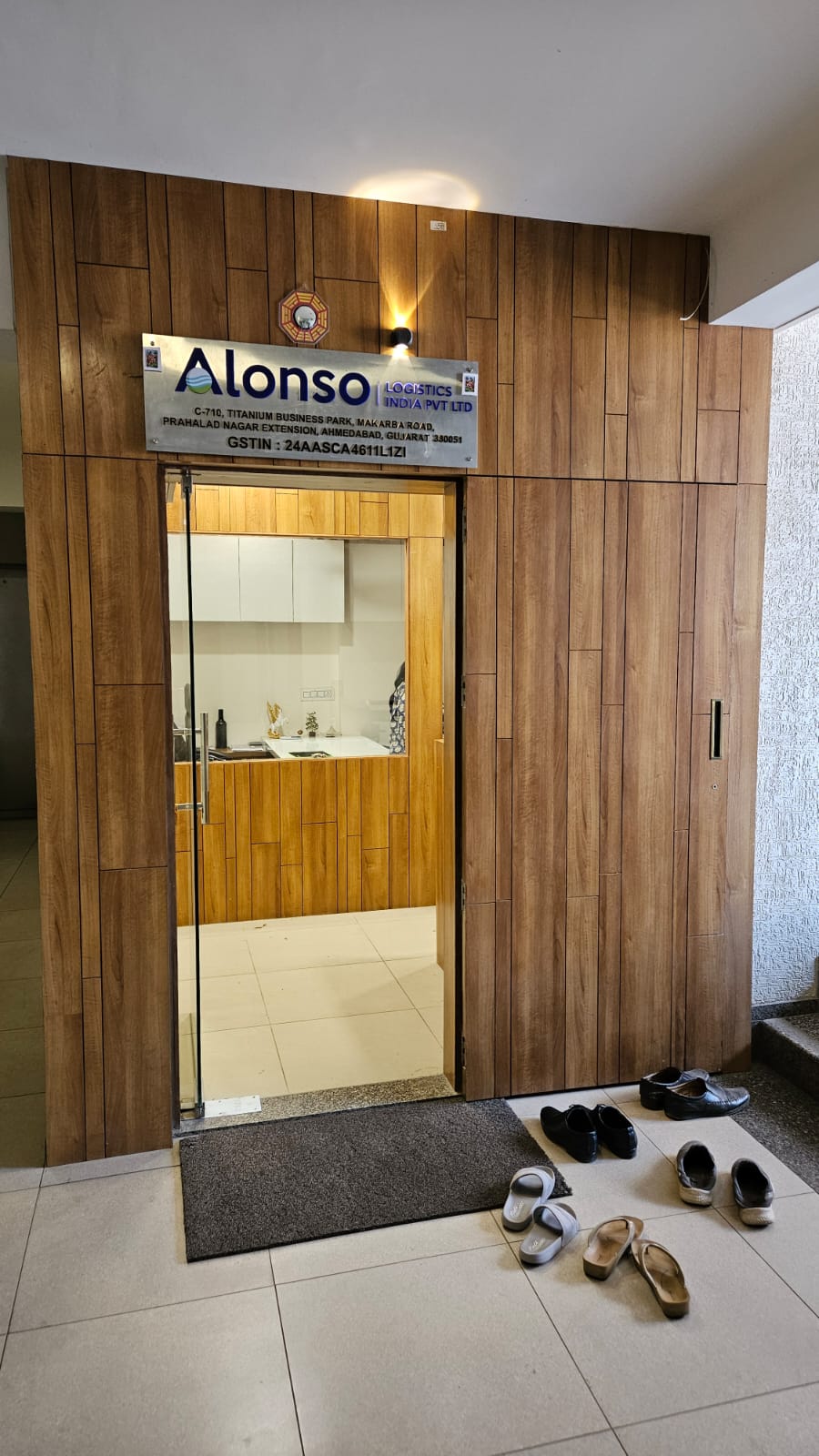 OFFICE 568 Sq.FT Commercial Office for Rent in Makarba Ahmedabad - Media 4