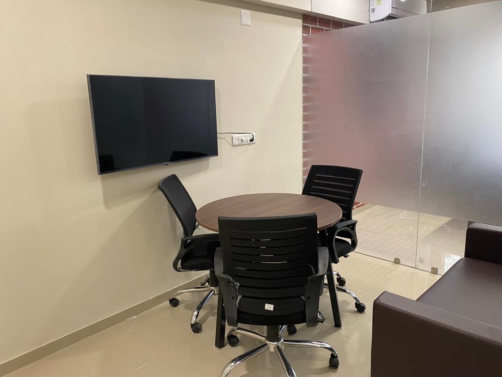 OFFICE 822 Sq.FT Commercial Office for Rent in Bodakdev Ahmedabad - Media 7