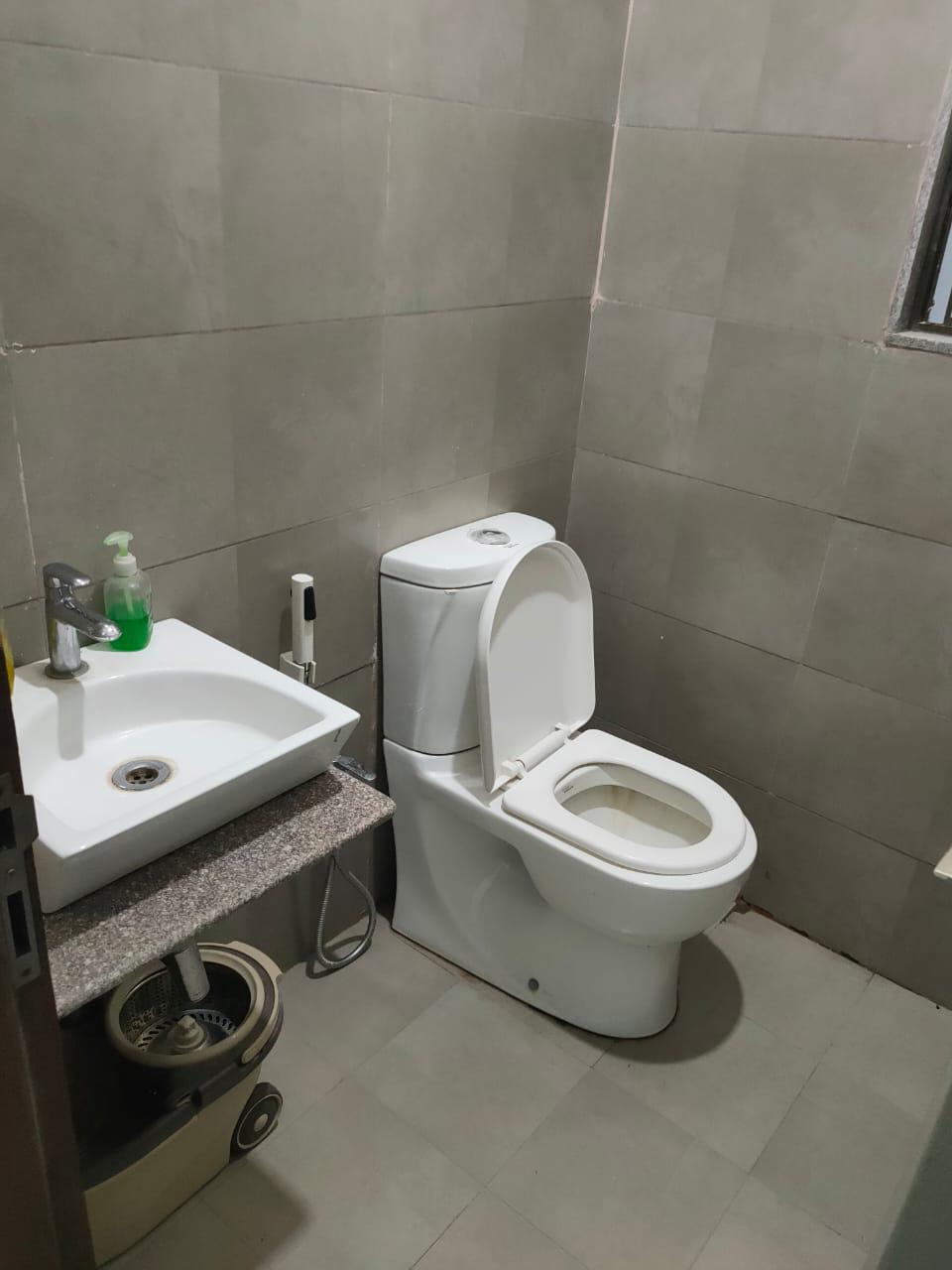 OFFICE 795 Sq.FT Commercial Office for Rent in Thaltej Ahmedabad - Media 6