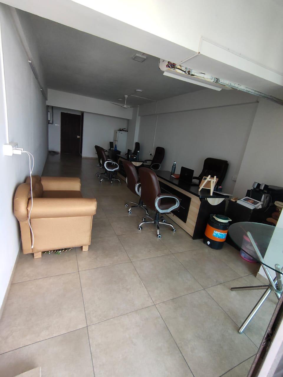 OFFICE 795 Sq.FT Commercial Office for Rent in Thaltej Ahmedabad