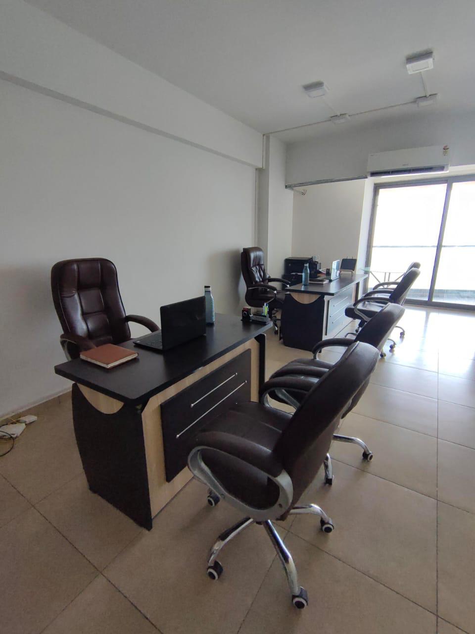 OFFICE 795 Sq.FT Commercial Office for Rent in Thaltej Ahmedabad - Media 16
