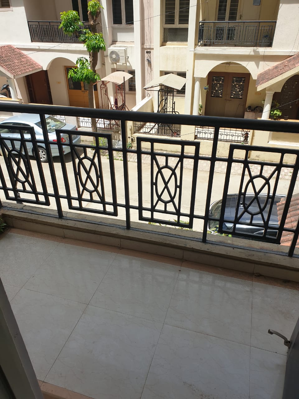 4 BHK 207 Sq.YRD Residential Bunglow for Sell in Sindhubhavan Road Ahmedabad - Media 9