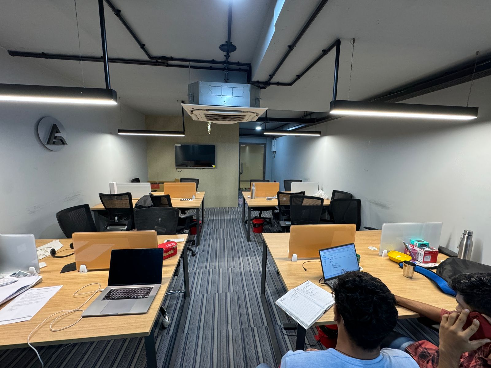 OFFICE 928 Sq.FT Commercial Office for Rent in Shyamal Ahmedabad - Media 8