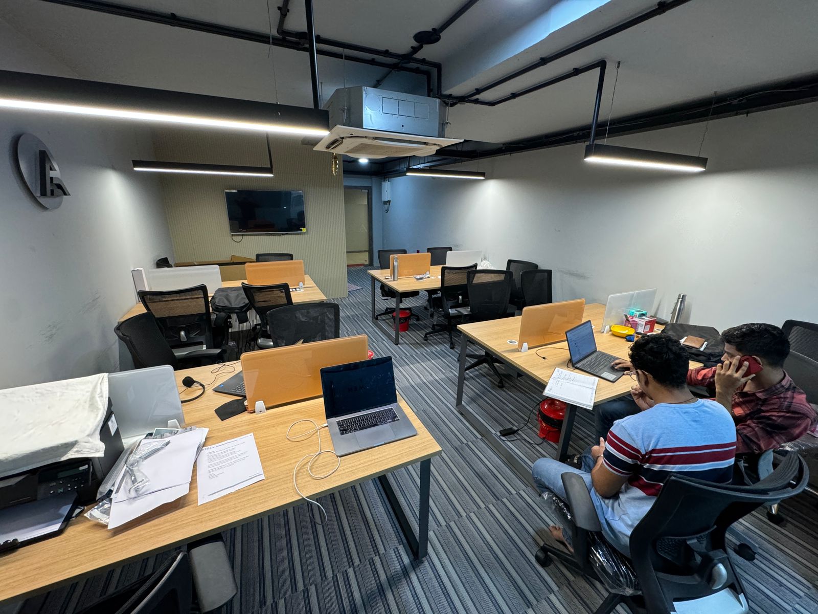 OFFICE 928 Sq.FT Commercial Office for Rent in Shyamal Ahmedabad - Media 10