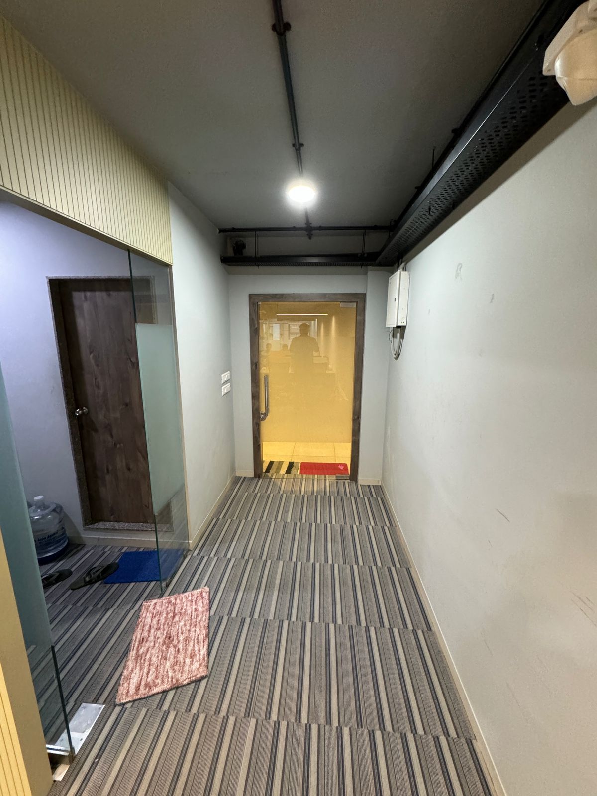 OFFICE 928 Sq.FT Commercial Office for Rent in Shyamal Ahmedabad