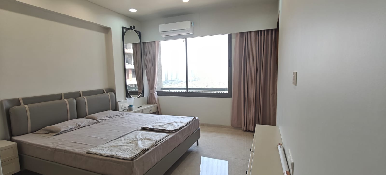 4 BHK 3250 Sq.FT Residential Flat for Sell in Jagatpur Ahmedabad - Media 4