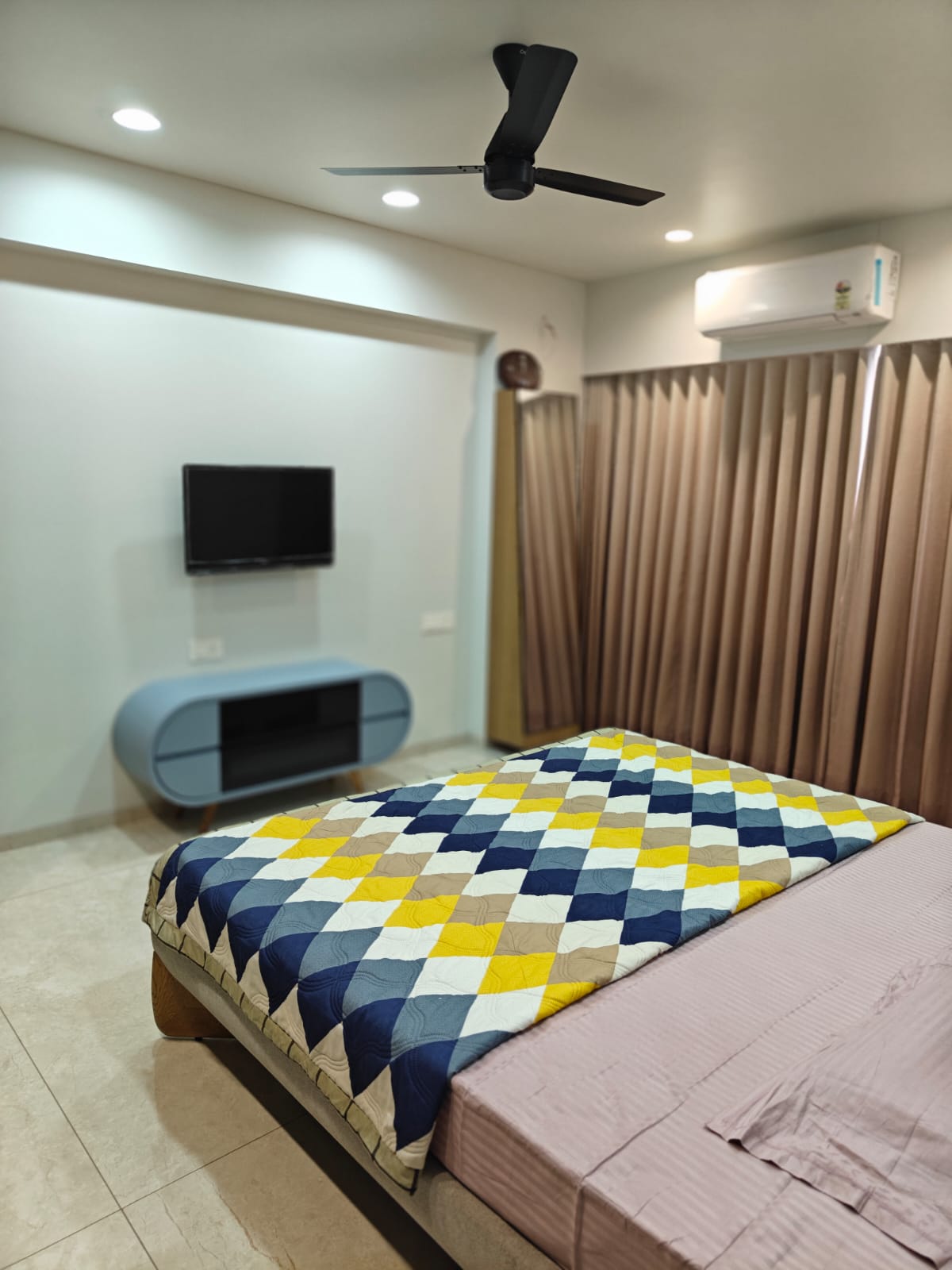 4 BHK 3250 Sq.FT Residential Flat for Sell in Jagatpur Ahmedabad - Media 10