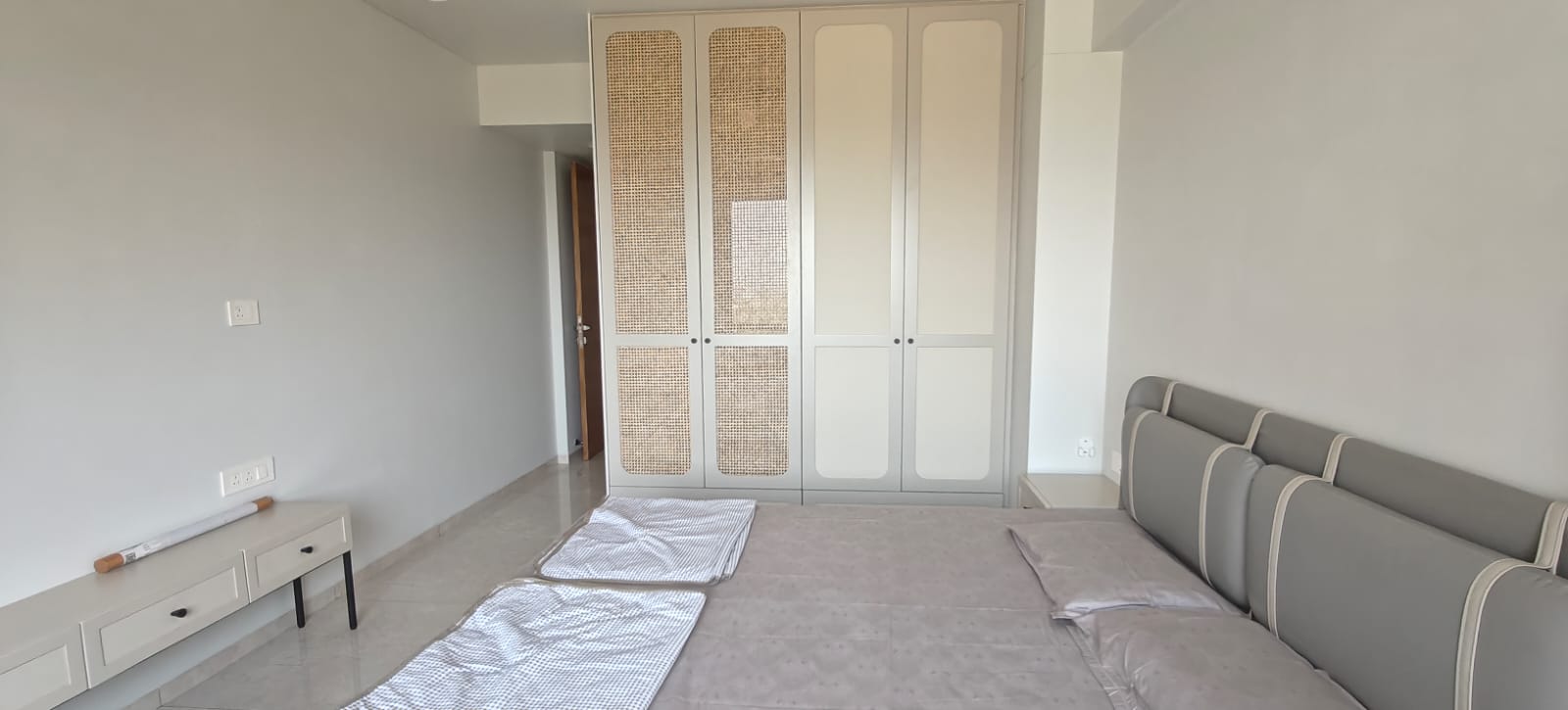 4 BHK 3250 Sq.FT Residential Flat for Sell in Jagatpur Ahmedabad - Media 21