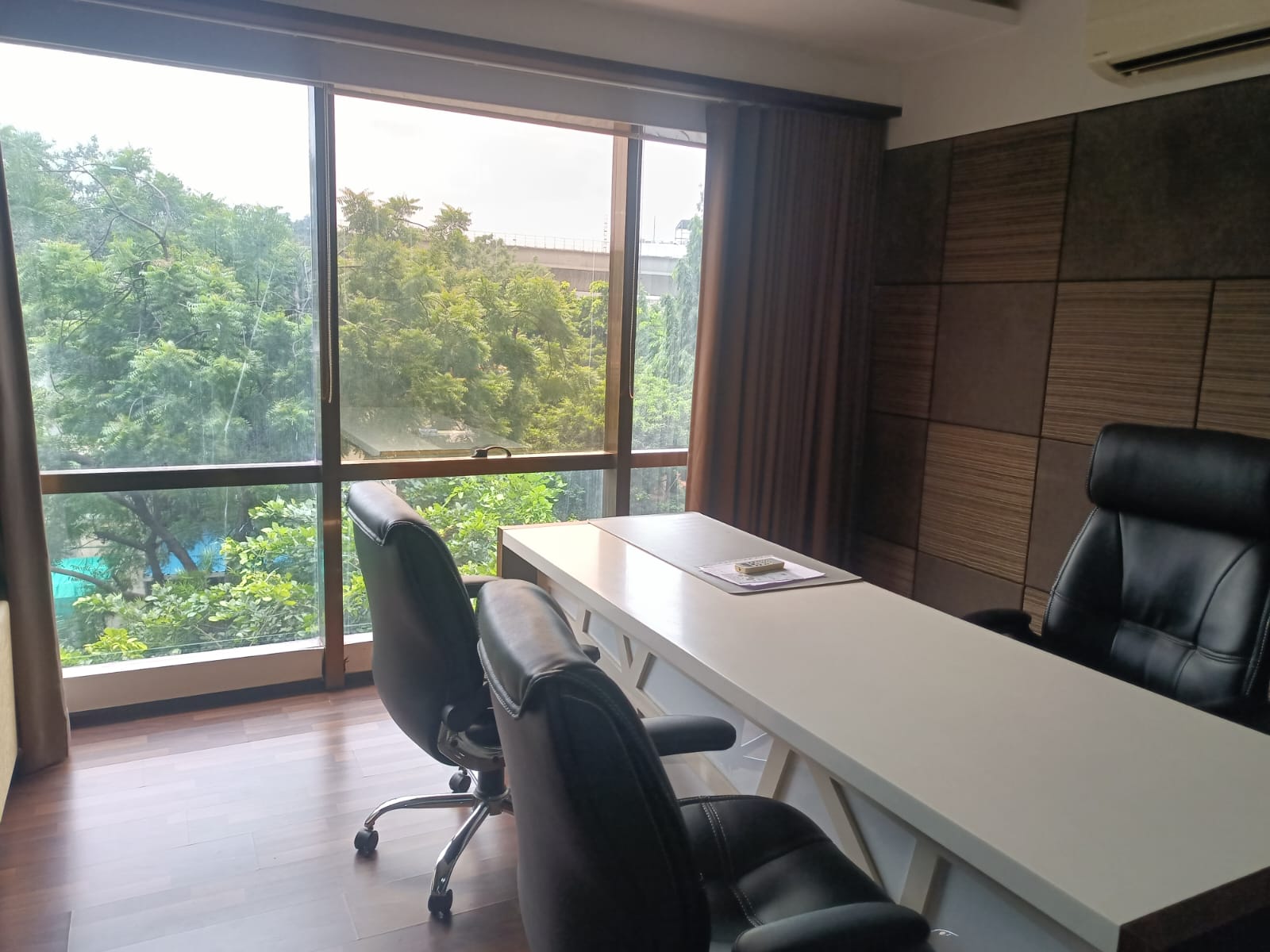 OFFICE 920 Sq.FT Commercial Office for Rent in Thaltej Ahmedabad - Media 2